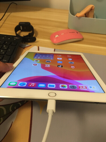 家里闲置苹果iPad 5代 air平板配件发票都在